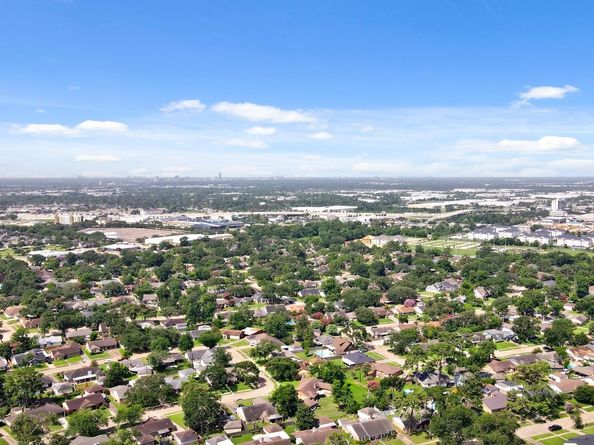 5943 Greenmont Drive, Houston TX 77092