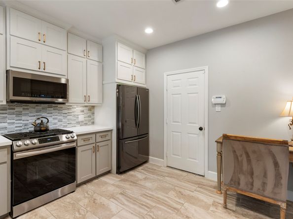 74 Valley Oaks Circle, The Woodlands TX 77382