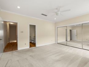 660 Wilcrest Drive 660, Houston TX 77042