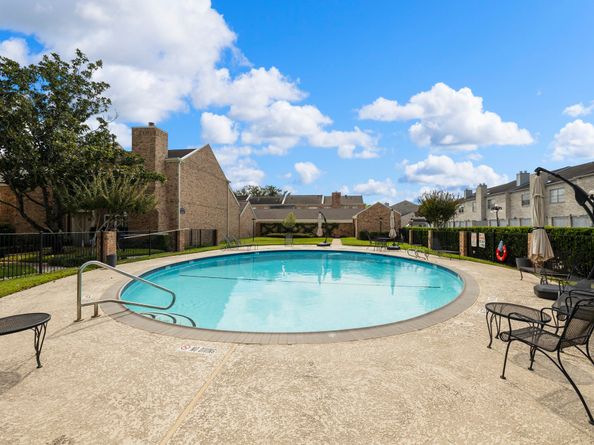 660 Wilcrest Drive 660, Houston TX 77042