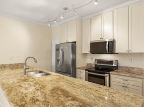 660 Wilcrest Drive 660, Houston TX 77042
