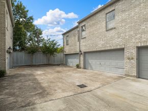 660 Wilcrest Drive 660, Houston TX 77042