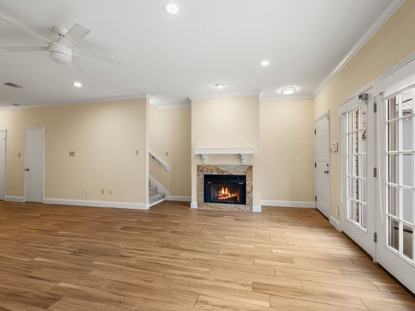 660 Wilcrest Drive 660, Houston TX 77042
