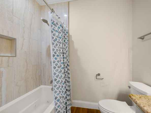 660 Wilcrest Drive 660, Houston TX 77042