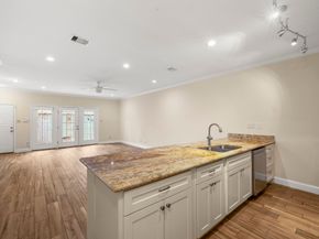660 Wilcrest Drive 660, Houston TX 77042