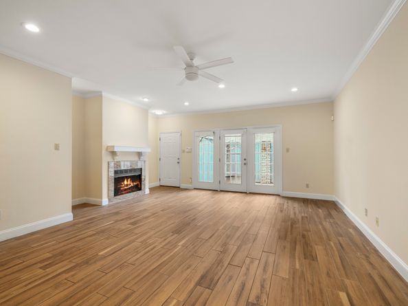 660 Wilcrest Drive 660, Houston TX 77042