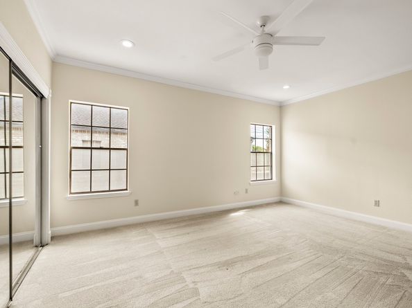 660 Wilcrest Drive 660, Houston TX 77042
