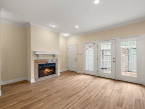 660 Wilcrest Drive 660, Houston TX 77042