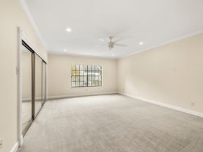 660 Wilcrest Drive 660, Houston TX 77042