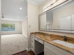 660 Wilcrest Drive 660, Houston TX 77042