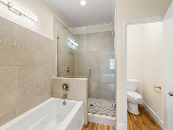 660 Wilcrest Drive 660, Houston TX 77042
