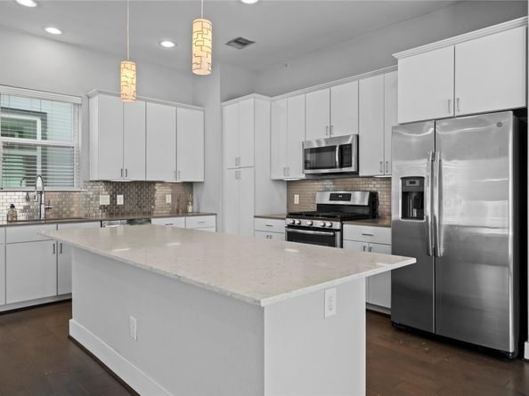 8409 Hempstead Road H, Houston TX 77008