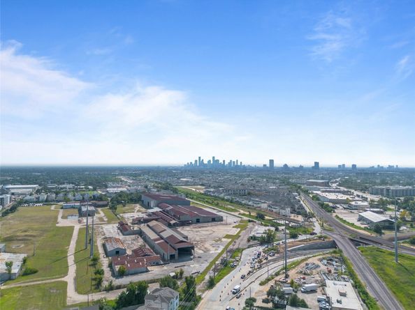 8409 Hempstead Road H, Houston TX 77008