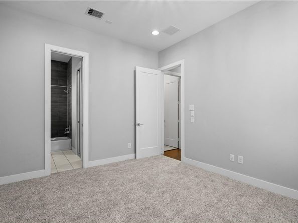 8409 Hempstead Road H, Houston TX 77008