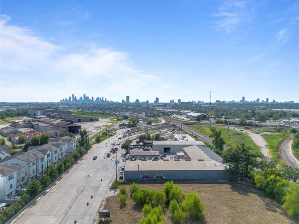 8409 Hempstead Road H, Houston TX 77008