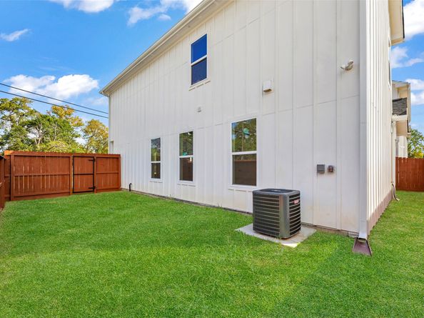 1479 Ferguson Way, Houston TX 77088