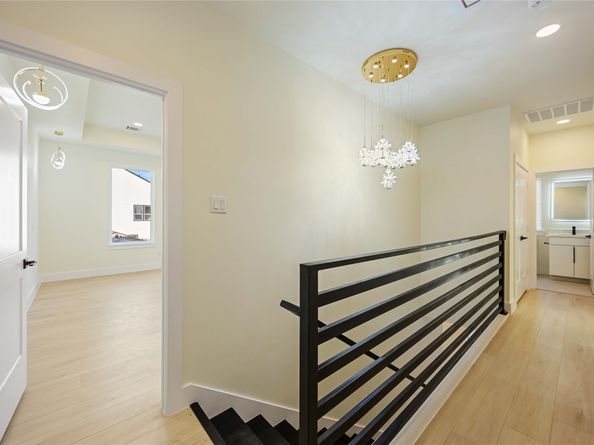 7129 England Street, Houston TX 77021