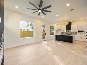 7129 England Street, Houston TX 77021