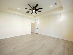 7129 England Street, Houston TX 77021