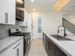 7129 England Street, Houston TX 77021