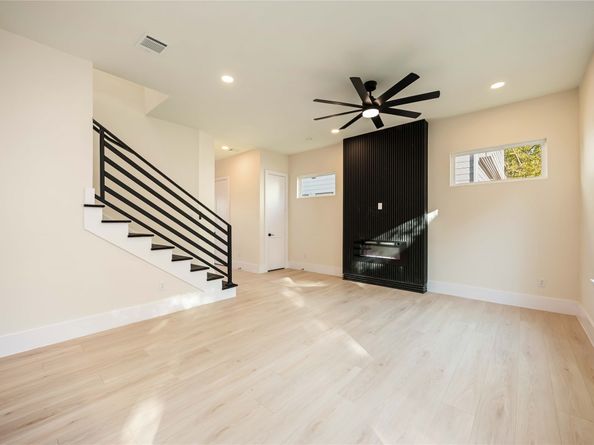 7129 England Street, Houston TX 77021