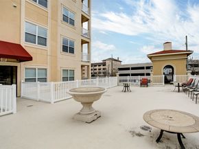 2203 Dorrington Street 406, Houston TX 77030