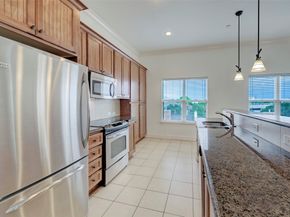 2203 Dorrington Street 406, Houston TX 77030