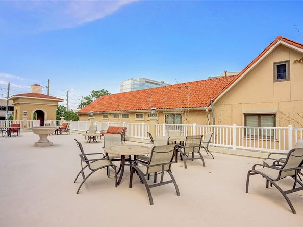 2203 Dorrington Street 406, Houston TX 77030