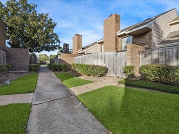 13832 Hollowgreen Drive