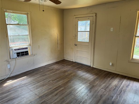 606 E 42nd Street, Houston TX 77022