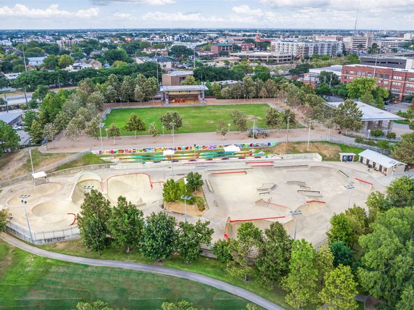 2715 BEAUCHAMP Street, Houston TX 77009