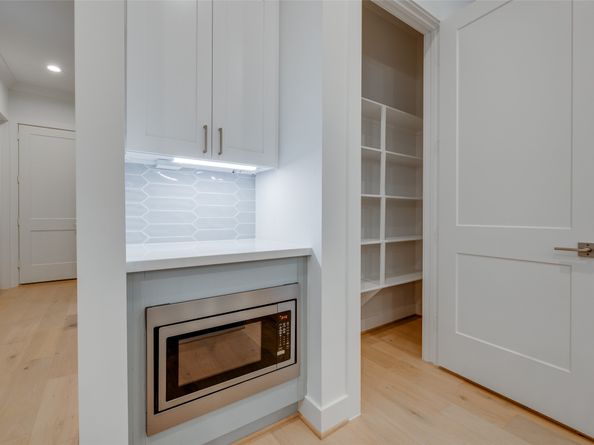 2715 BEAUCHAMP Street, Houston TX 77009