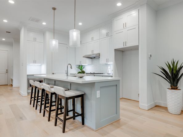 2715 BEAUCHAMP Street, Houston TX 77009