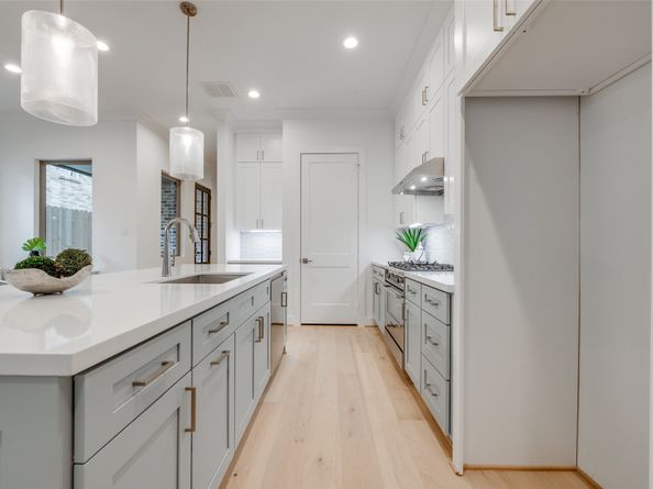 2715 BEAUCHAMP Street, Houston TX 77009