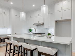 2715 BEAUCHAMP Street, Houston TX 77009