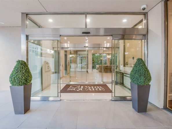 49 Briar Hollow Lane 1904, Houston TX 77027