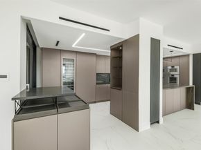 49 Briar Hollow Lane 1904, Houston TX 77027