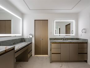 49 Briar Hollow Lane 1904, Houston TX 77027