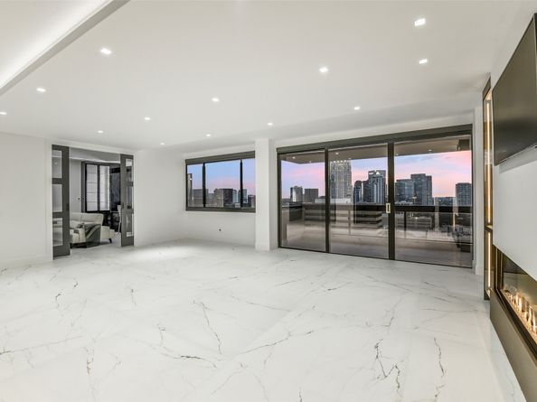 49 Briar Hollow Lane 1904, Houston TX 77027