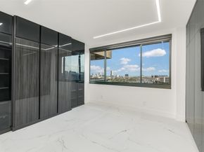 49 Briar Hollow Lane 1904, Houston TX 77027