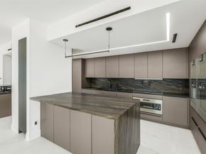 49 Briar Hollow Lane 1904, Houston TX 77027