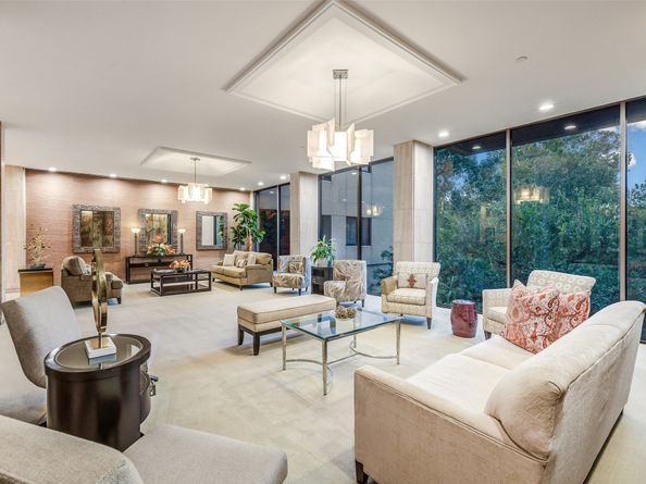 49 Briar Hollow Lane 1904, Houston TX 77027