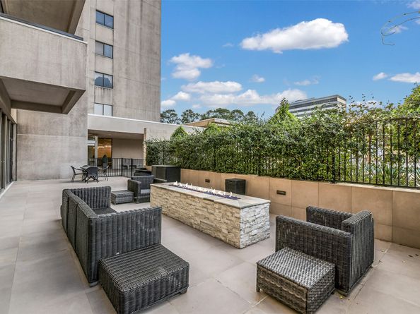 49 Briar Hollow Lane 1904, Houston TX 77027