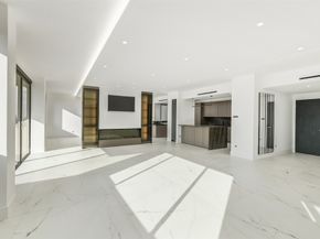 49 Briar Hollow Lane 1904, Houston TX 77027