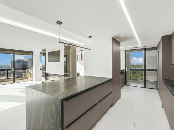 49 Briar Hollow Lane 1904, Houston TX 77027