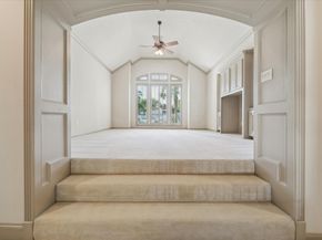 7 Club Oak Court, Kingwood TX 77339