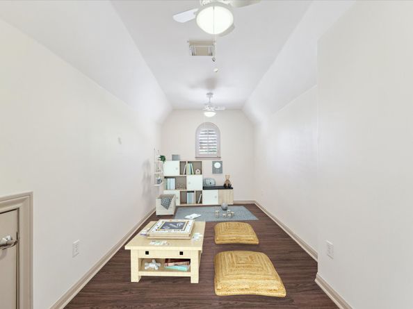 7 Club Oak Court, Kingwood TX 77339