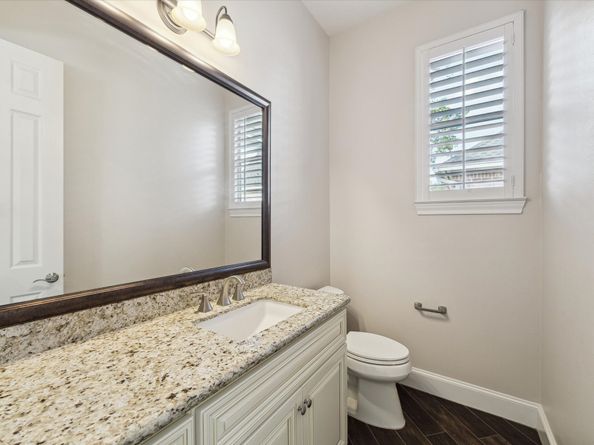 7 Club Oak Court, Kingwood TX 77339