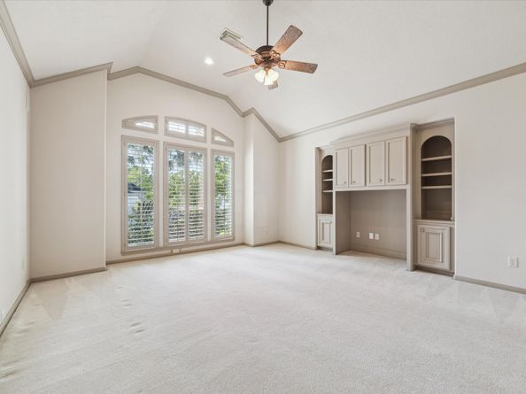 7 Club Oak Court, Kingwood TX 77339