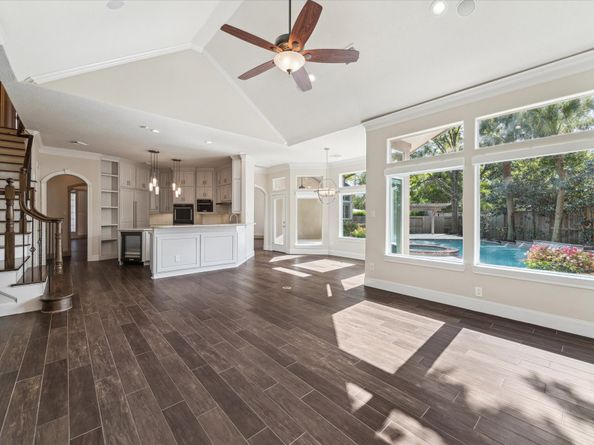 7 Club Oak Court, Kingwood TX 77339